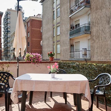 Terrazza Di Alfieri - Alloggio Con Terrazza Privata Nel Centro Di Asti Kültér fotó