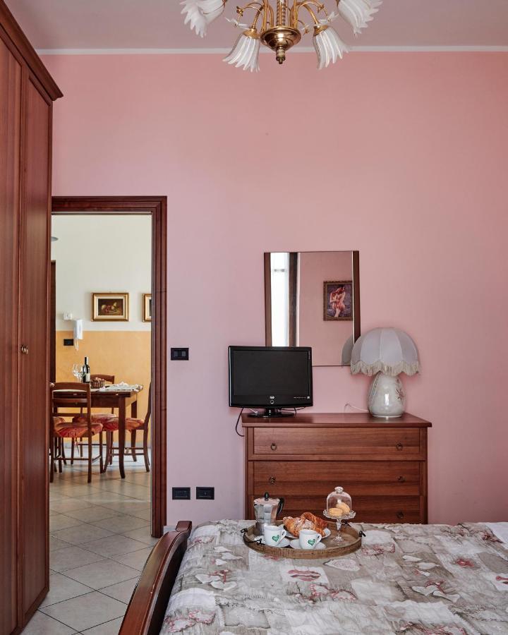 Terrazza Di Alfieri - Alloggio Con Terrazza Privata Nel Centro Di Asti Kültér fotó