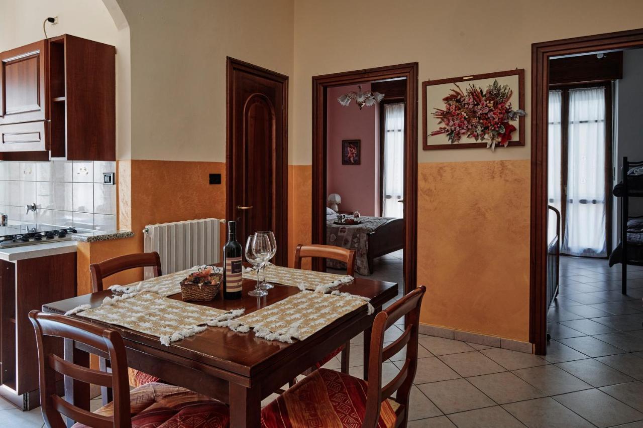 Terrazza Di Alfieri - Alloggio Con Terrazza Privata Nel Centro Di Asti Kültér fotó