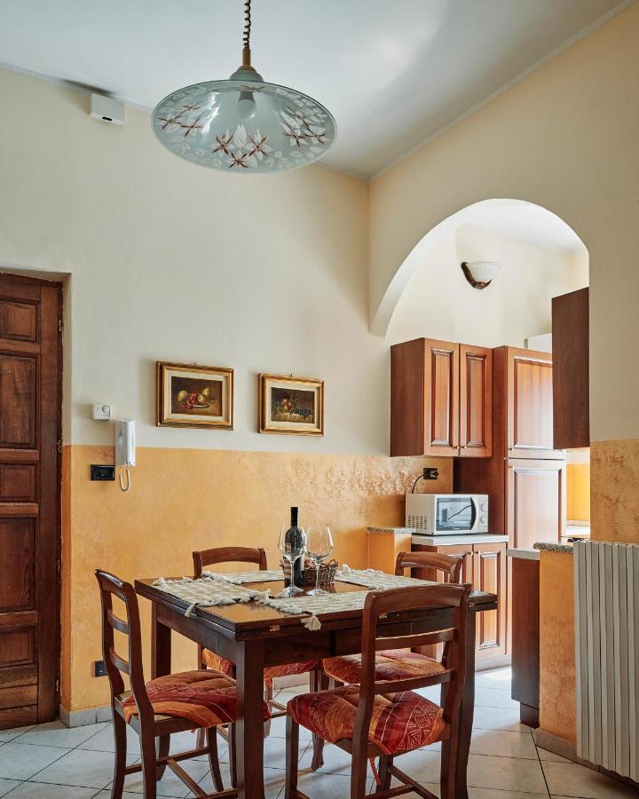 Terrazza Di Alfieri - Alloggio Con Terrazza Privata Nel Centro Di Asti Kültér fotó